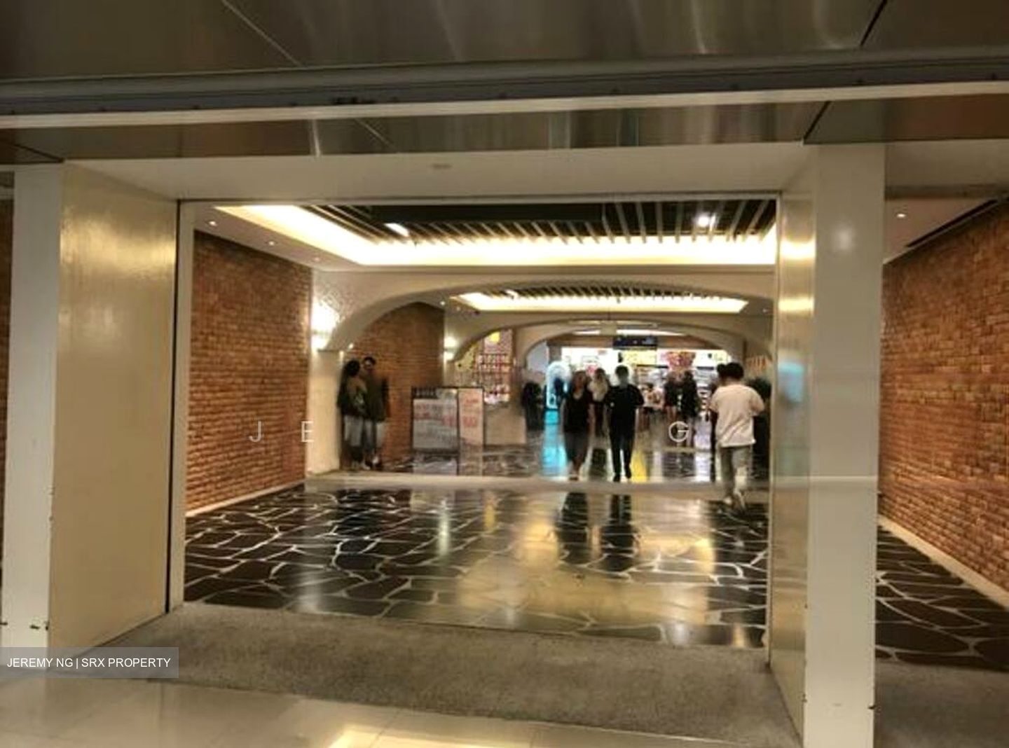 111 Somerset (D9), Retail #566727401